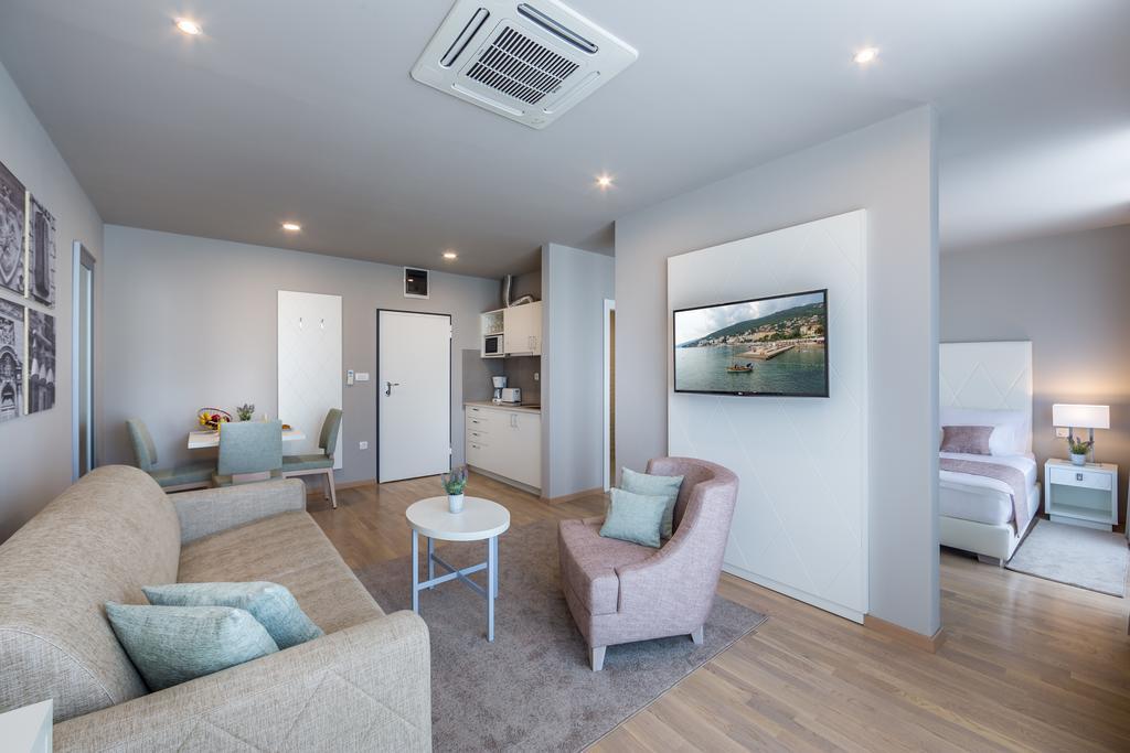 Apartments & Rooms Preelook โอปาติยา ภายนอก รูปภาพ